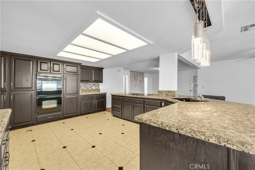 553 East Home Street Rialto, CA 92376 - Photo 21 of 26 Kitchen