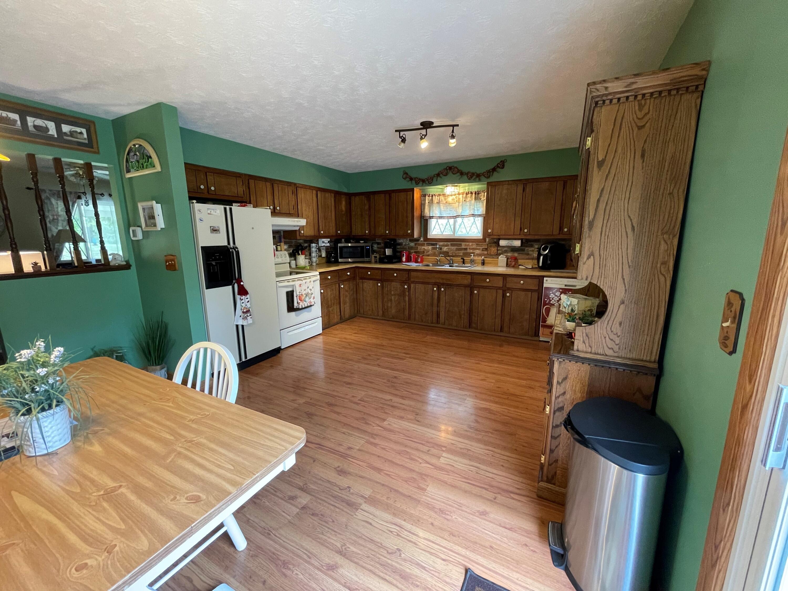 34574 Hunters Ridge Drive Logan, OH 43138 - Photo 13 of 59 Gallery Image 13