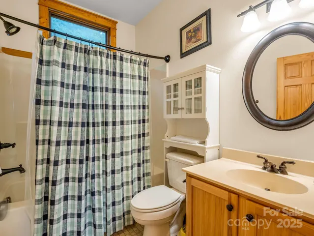 $669,000 | 161 Scenic Wolf Drive, Mars Hill, NC 28754