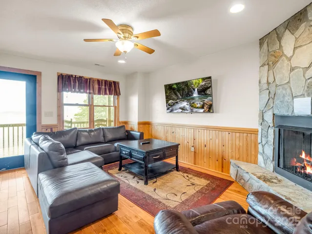 $669,000 | 161 Scenic Wolf Drive, Mars Hill, NC 28754