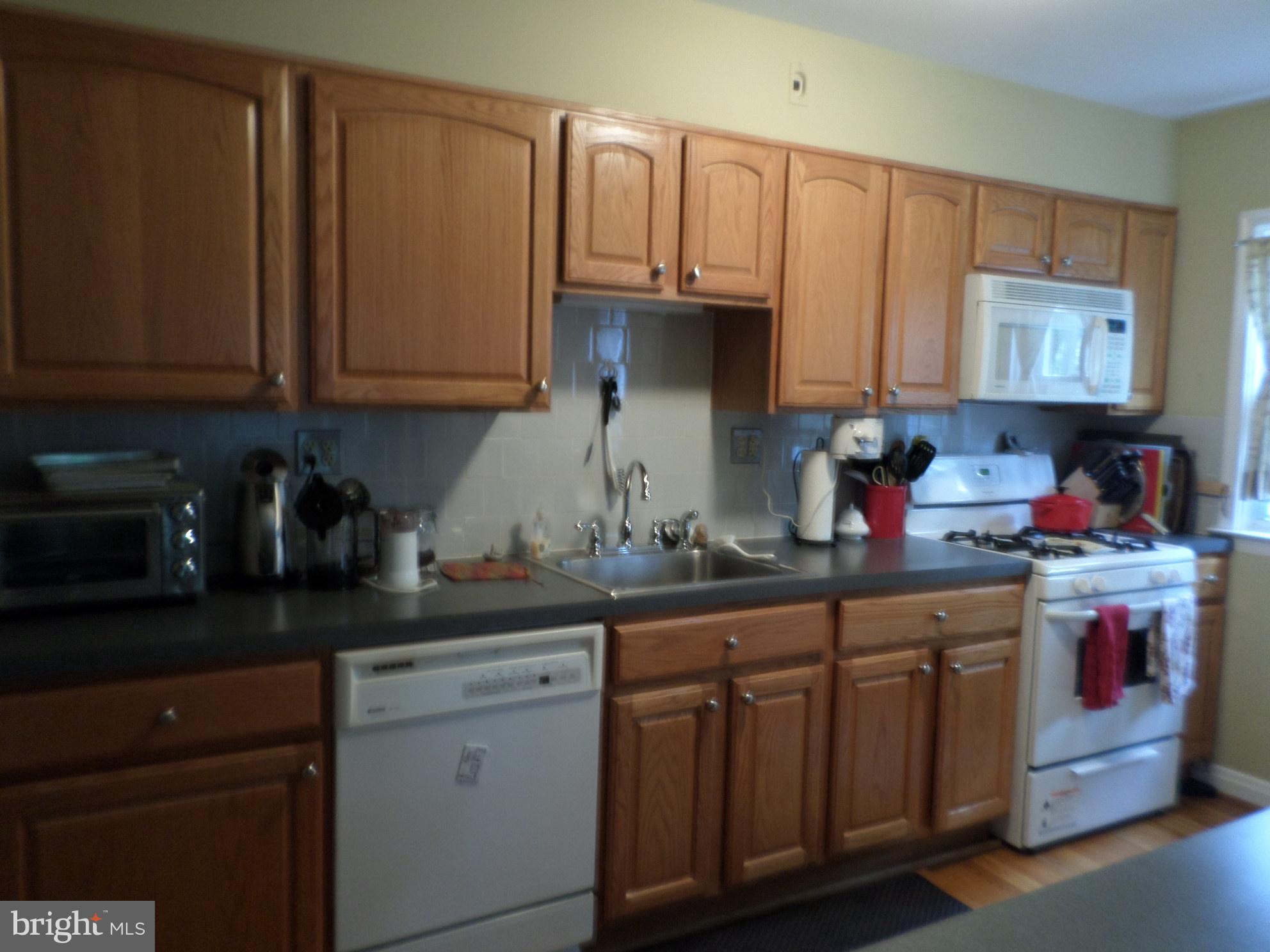 910 Radcliffe Road Towson, MD 21204 - Photo 4 of 8 Interior (General)