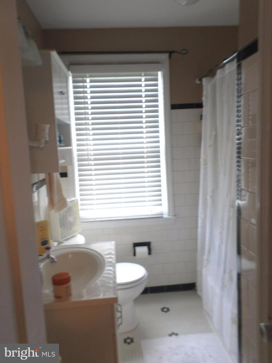 910 Radcliffe Road Towson, MD 21204 - Photo 6 of 8 Bath