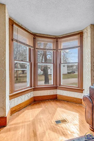 $186,500 | 703 New York, Holton, KS 66436