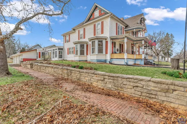 $186,500 | 703 New York, Holton, KS 66436