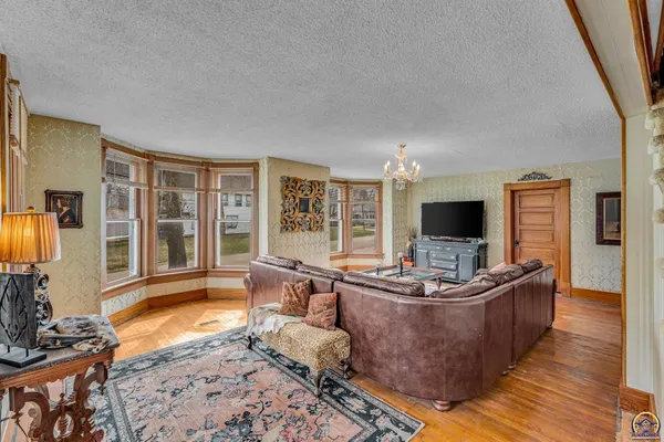 $176,500 | 703 New York, Holton, KS 66436