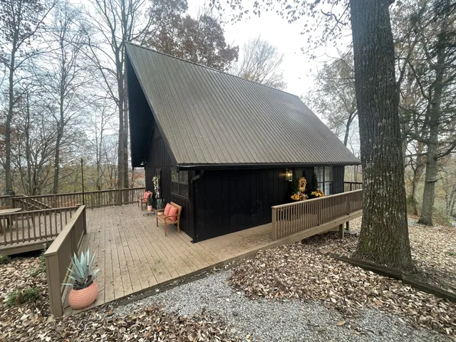 $579,900 | 2029 Holly Creek Road, Celina, TN 38551