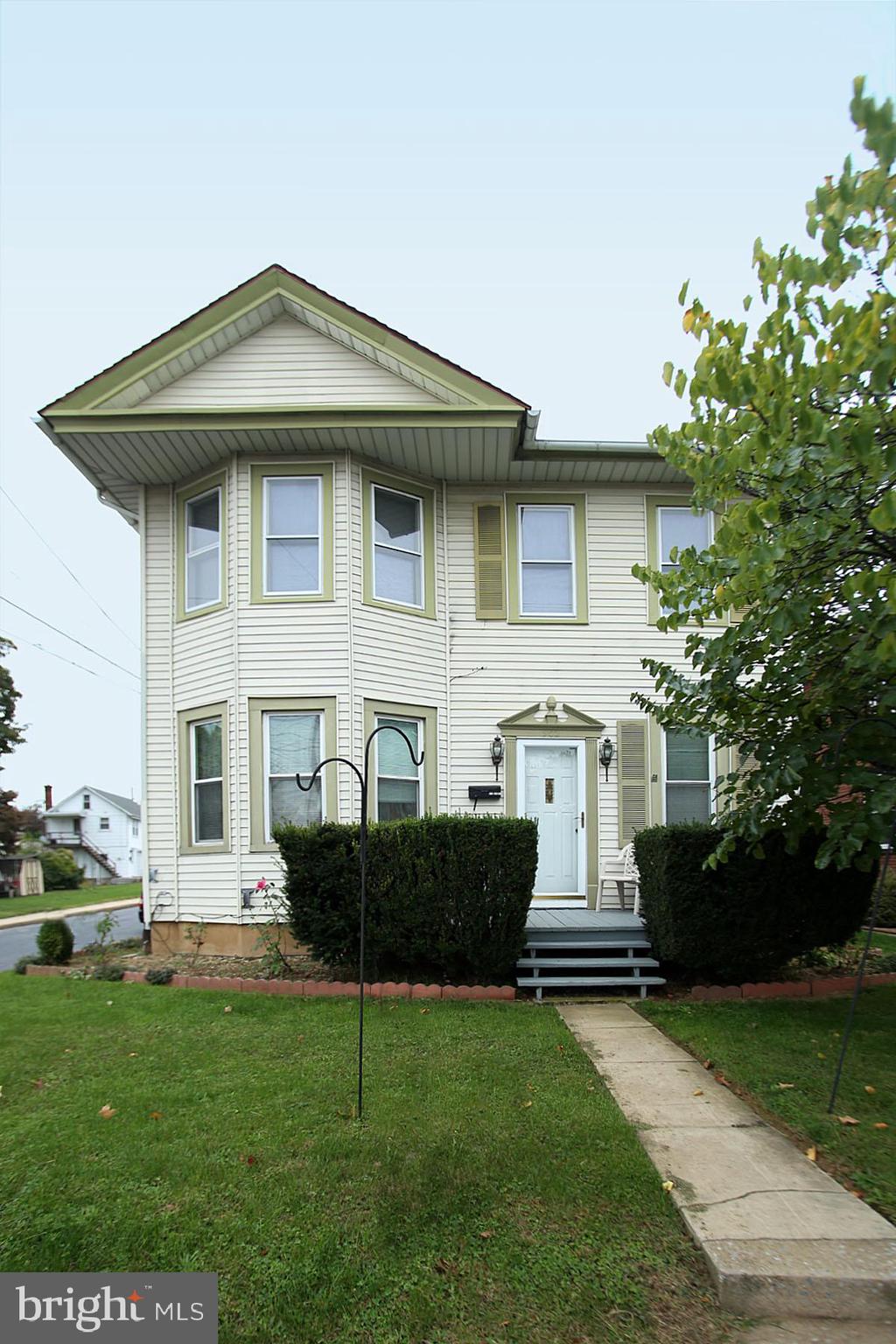 902 Quentin Road Lebanon, PA 17042 - Photo 2 of 53 Gallery Image 2