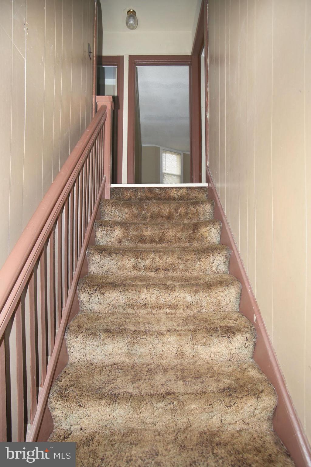 902 Quentin Road Lebanon, PA 17042 - Photo 28 of 53 2nd Floor Apartment Access from Outside