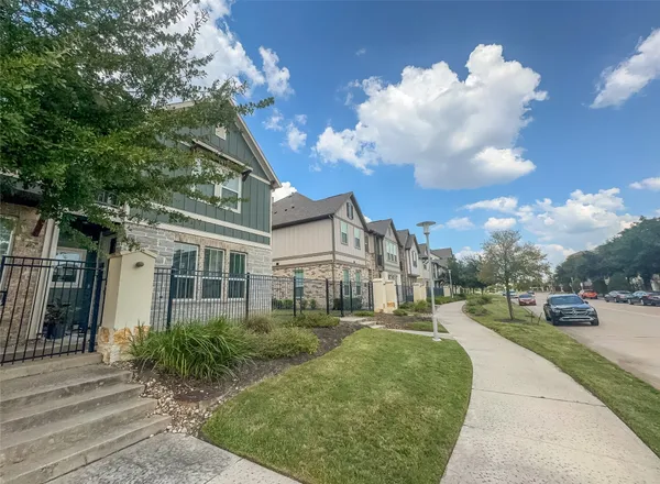 $2,200 | 9503 Towne Lake Parkway, Cypress, TX 77433