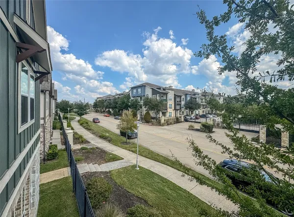 $2,200 | 9503 Towne Lake Parkway, Cypress, TX 77433