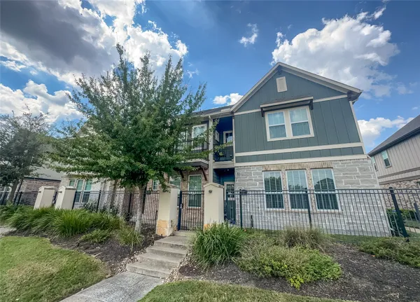 $2,200 | 9503 Towne Lake Parkway, Cypress, TX 77433