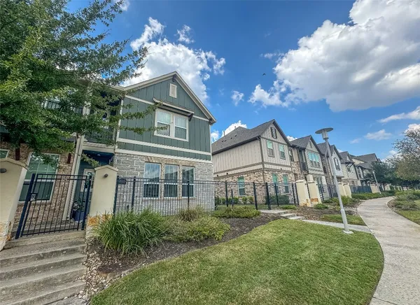 $2,200 | 9503 Towne Lake Parkway, Cypress, TX 77433