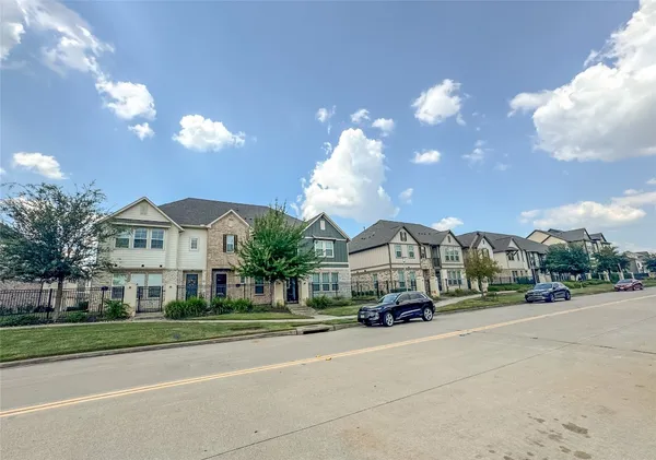 $2,200 | 9503 Towne Lake Parkway, Cypress, TX 77433