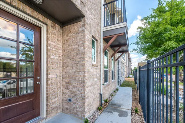 $2,200 | 9503 Towne Lake Parkway, Cypress, TX 77433