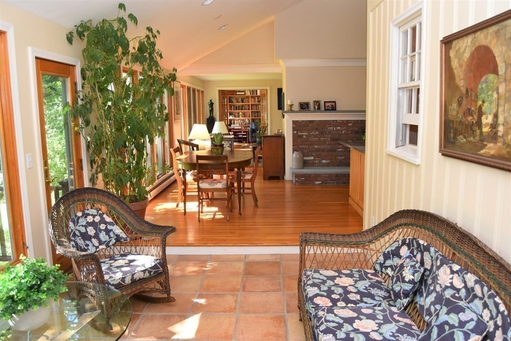 129 Heatherstone Road Amherst, MA 01002 - Photo 11 of 42