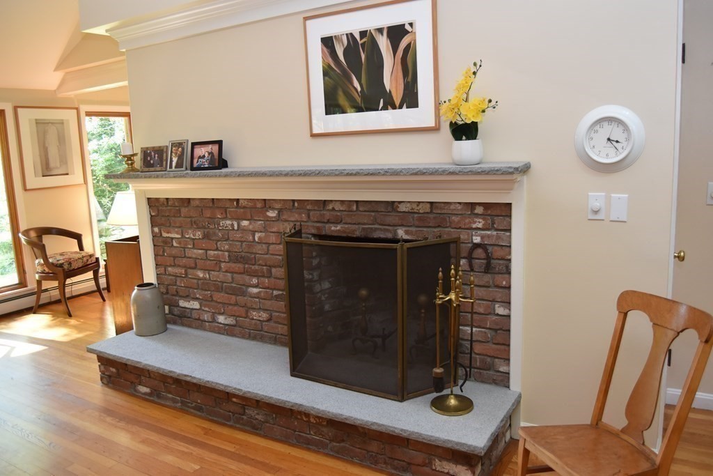 129 Heatherstone Road Amherst, MA 01002 - Photo 14 of 42