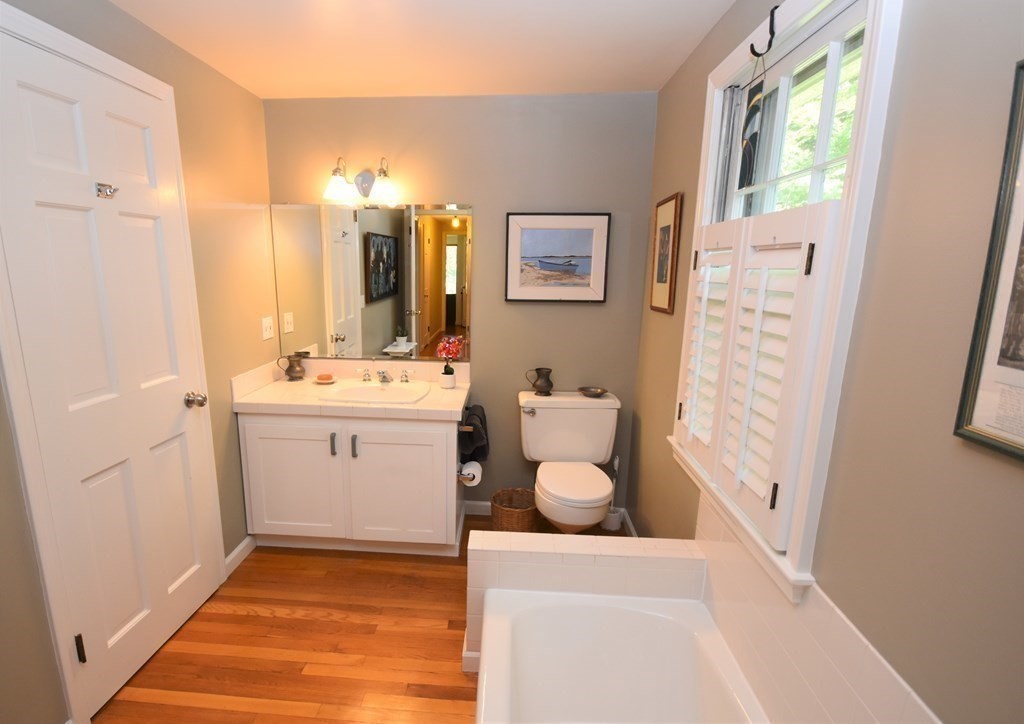 129 Heatherstone Road Amherst, MA 01002 - Photo 22 of 42