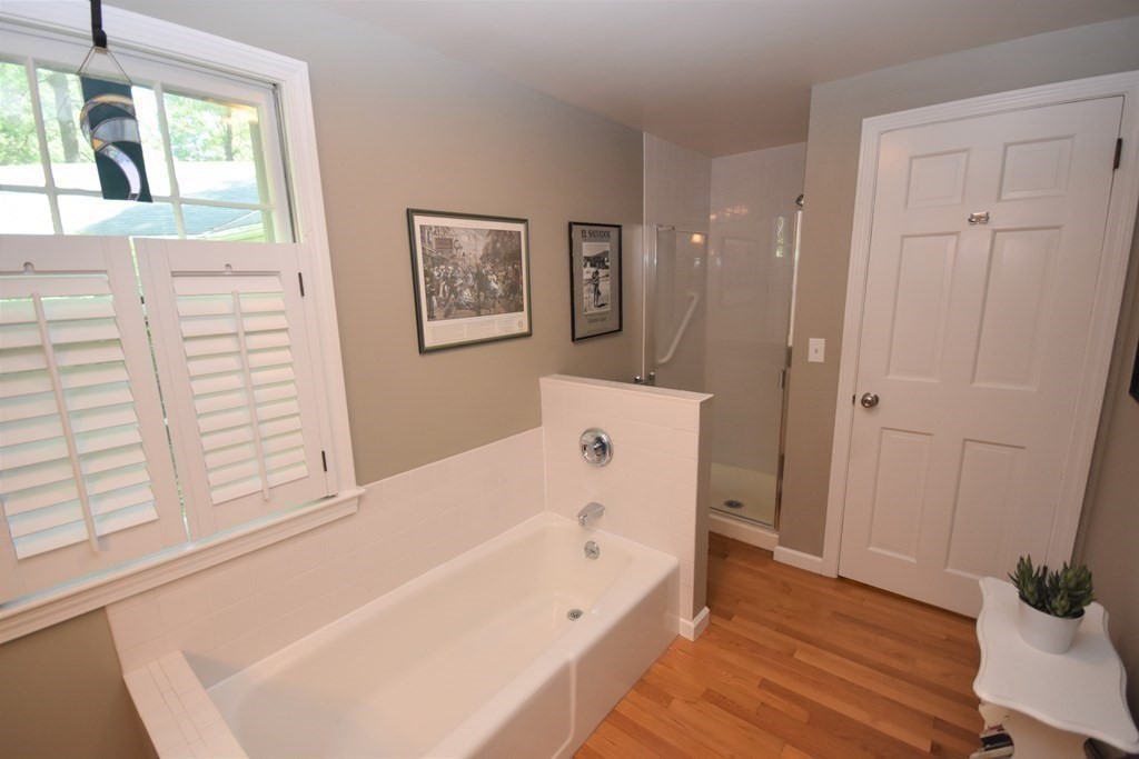 129 Heatherstone Road Amherst, MA 01002 - Photo 23 of 42