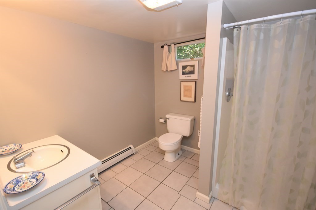 129 Heatherstone Road Amherst, MA 01002 - Photo 33 of 42