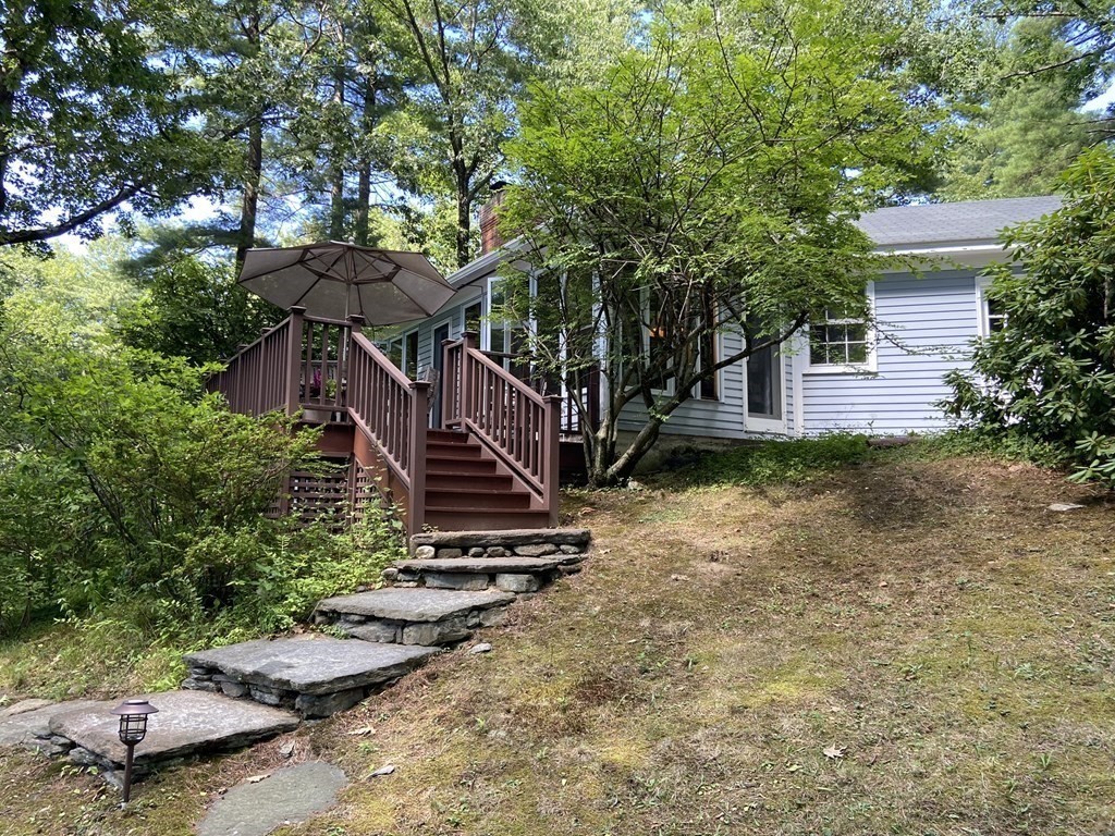 129 Heatherstone Road Amherst, MA 01002 - Photo 35 of 42