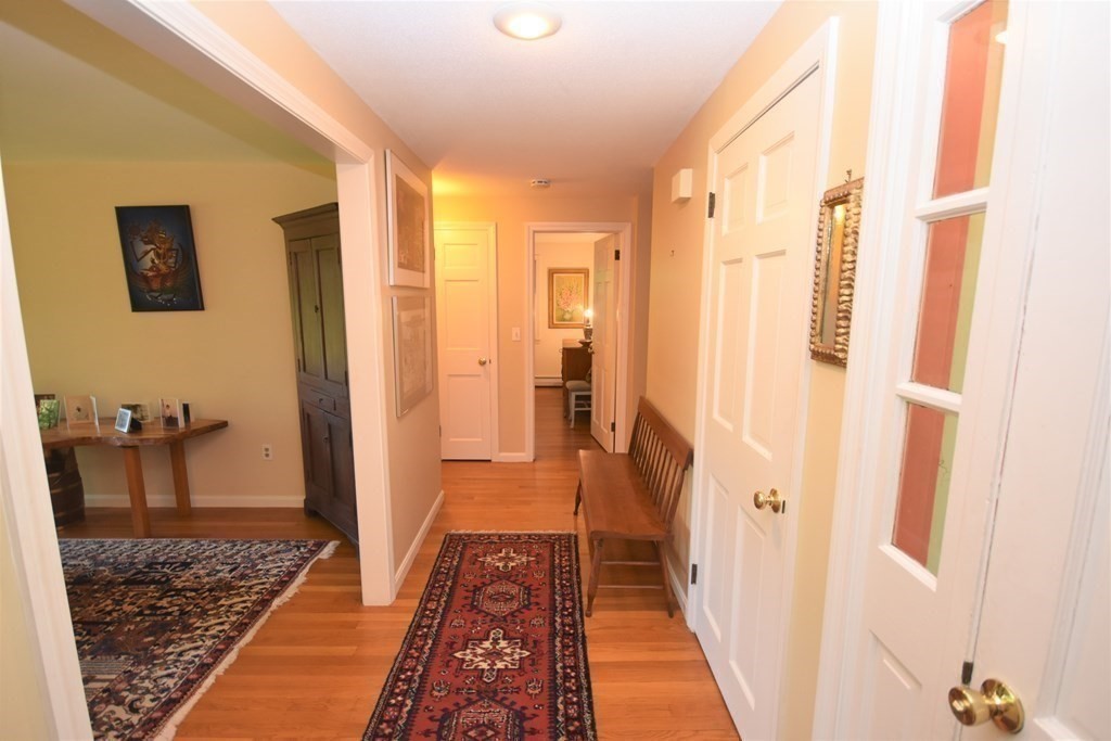 129 Heatherstone Road Amherst, MA 01002 - Photo 4 of 42