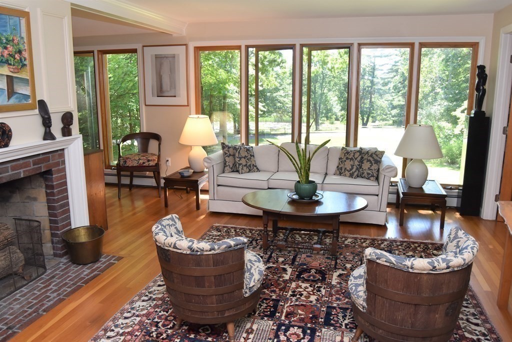 129 Heatherstone Road Amherst, MA 01002 - Photo 6 of 42