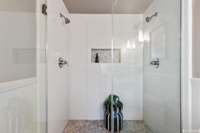 a view of entryway and hall