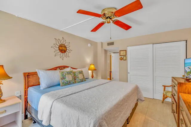 $585,000 | 201 East Ocean Drive, Unit 211, Key Colony Beach, FL 33051