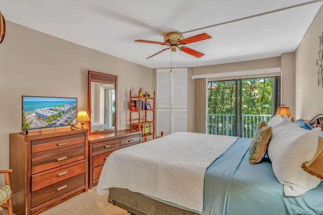 $585,000 | 201 East Ocean Drive, Unit 211, Key Colony Beach, FL 33051