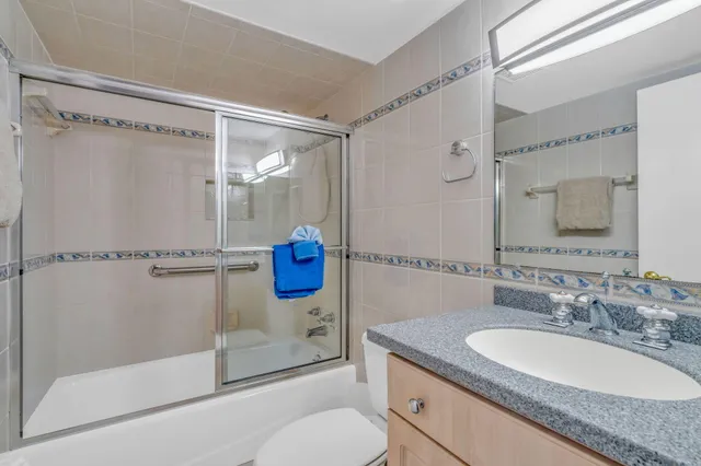 $585,000 | 201 East Ocean Drive, Unit 211, Key Colony Beach, FL 33051