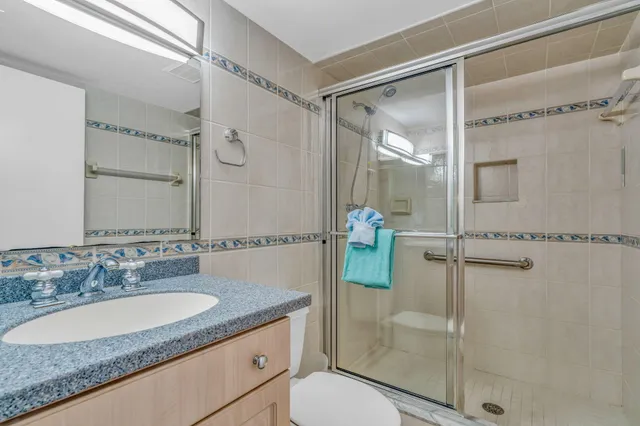 $585,000 | 201 East Ocean Drive, Unit 211, Key Colony Beach, FL 33051