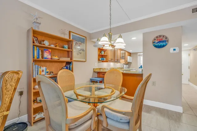 $585,000 | 201 East Ocean Drive, Unit 211, Key Colony Beach, FL 33051