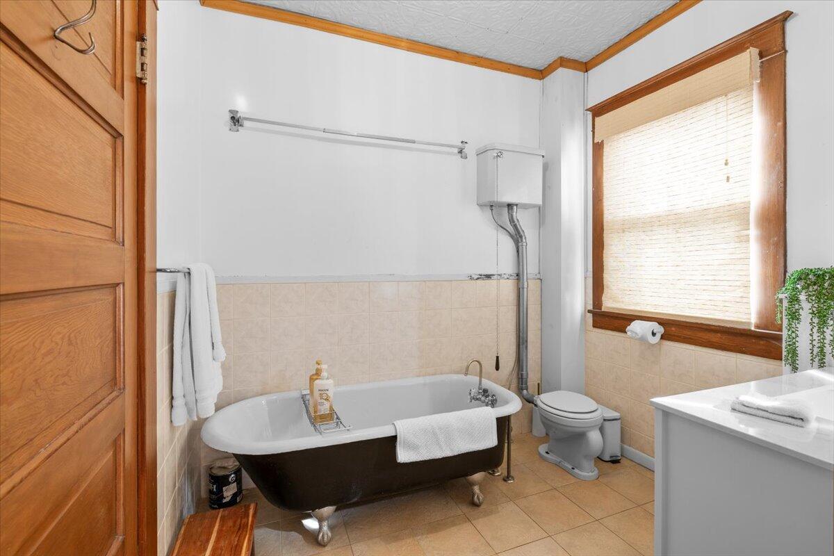 139 Southwest I Street Grants Pass, OR 97526 - Photo 26 of 47 a bath room with a sink and a mirror