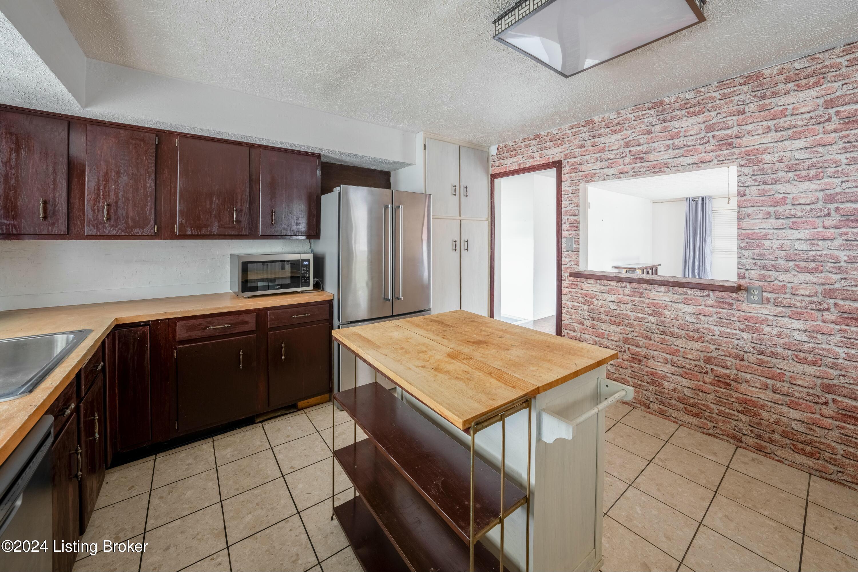 3134 Radiance Road Louisville, KY 40220 - Photo 13 of 34 tempImageAnFl4d