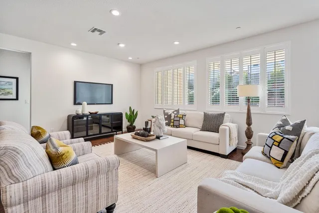 $909,999 | 20 Hospital Road, Hollister, CA 95023