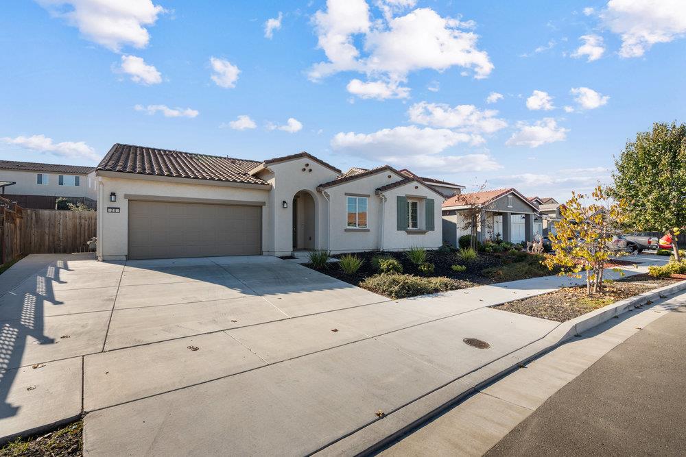 20 Hospital Road Hollister, CA 95023 - Photo 3 of 46 a front view of a house with a yard