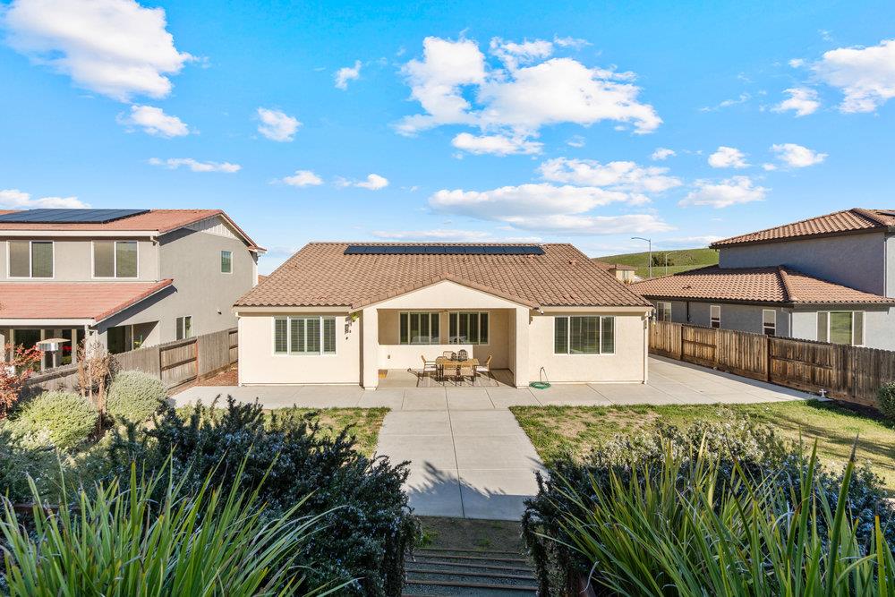 20 Hospital Road Hollister, CA 95023 - Photo 38 of 46 a front view of a house with a yard