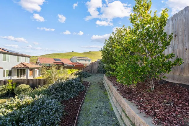 $909,999 | 20 Hospital Road, Hollister, CA 95023