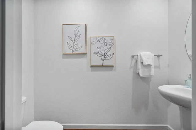 $909,999 | 20 Hospital Road, Hollister, CA 95023