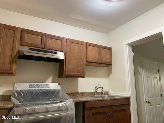 169 Broad Street, Unit 4 Schuylerville, NY 12871 - Photo 4 of 7 169 kitchen