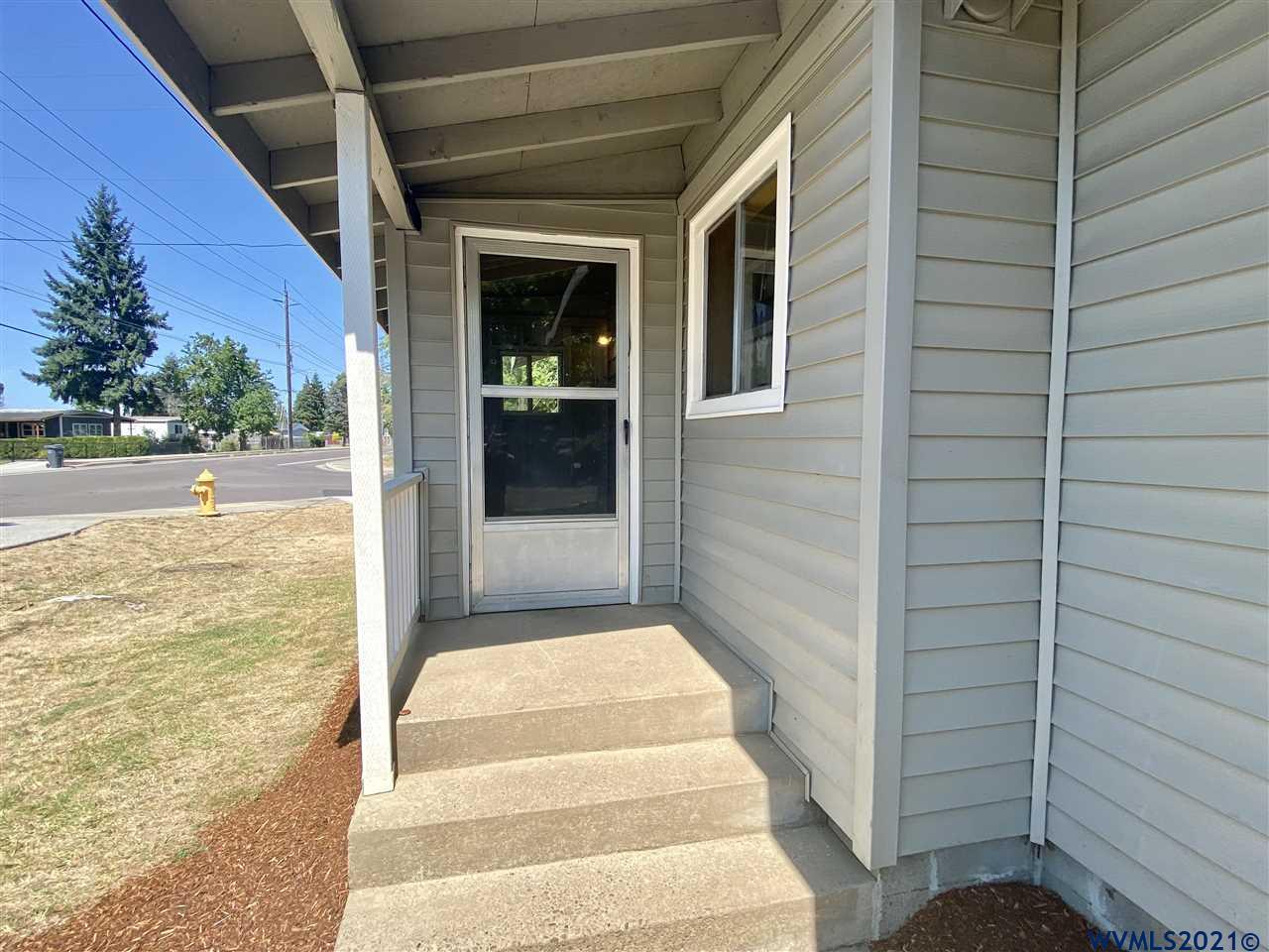 3084 Brown Road Northeast Salem, OR 97305 - Photo 6 of 28 Gallery Image 6