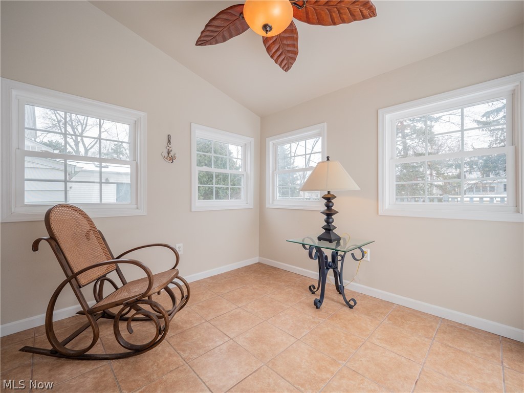 4907 Farnhurst Road Cleveland, OH 44124 - Photo 15 of 33