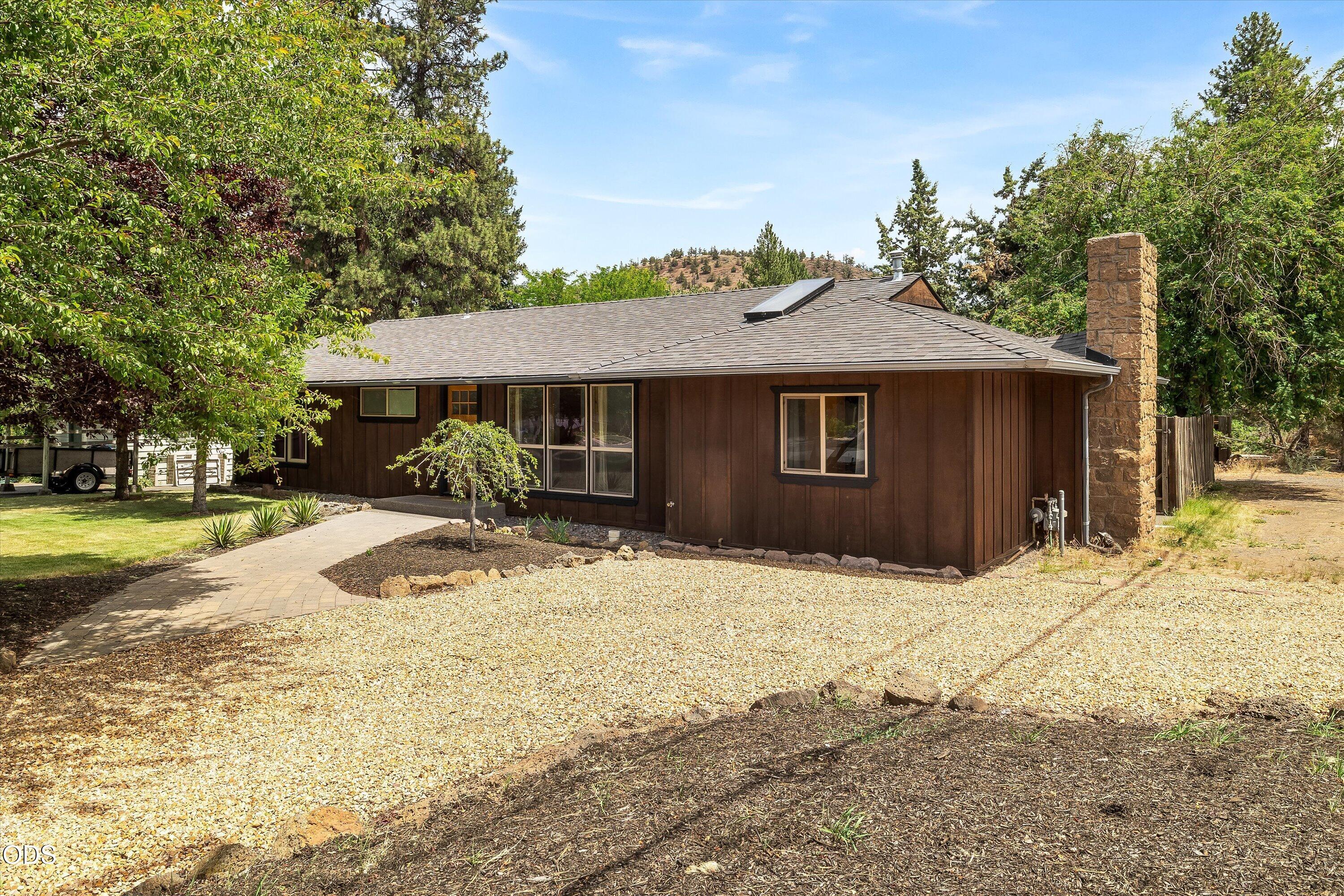 606 Northeast 9th Street Bend, OR 97701 - Photo 35 of 37