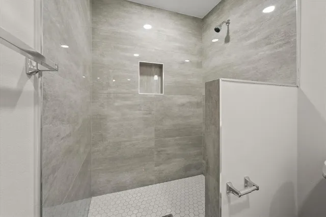 $1,900 | 917 North Wood Street, Denton, TX 76209