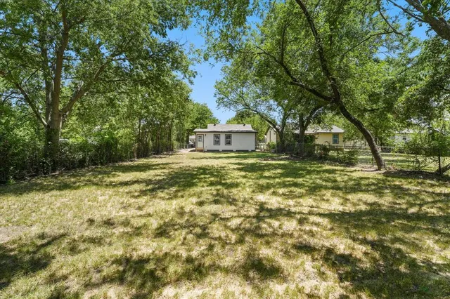 $1,900 | 917 North Wood Street, Denton, TX 76209