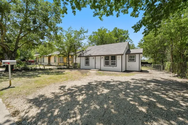 $1,900 | 917 North Wood Street, Denton, TX 76209