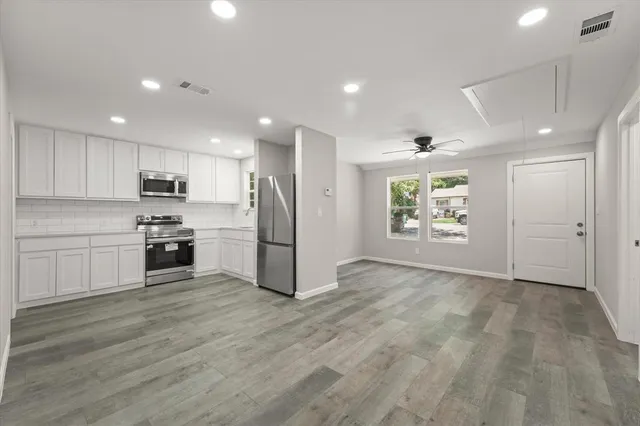 $1,900 | 917 North Wood Street, Denton, TX 76209