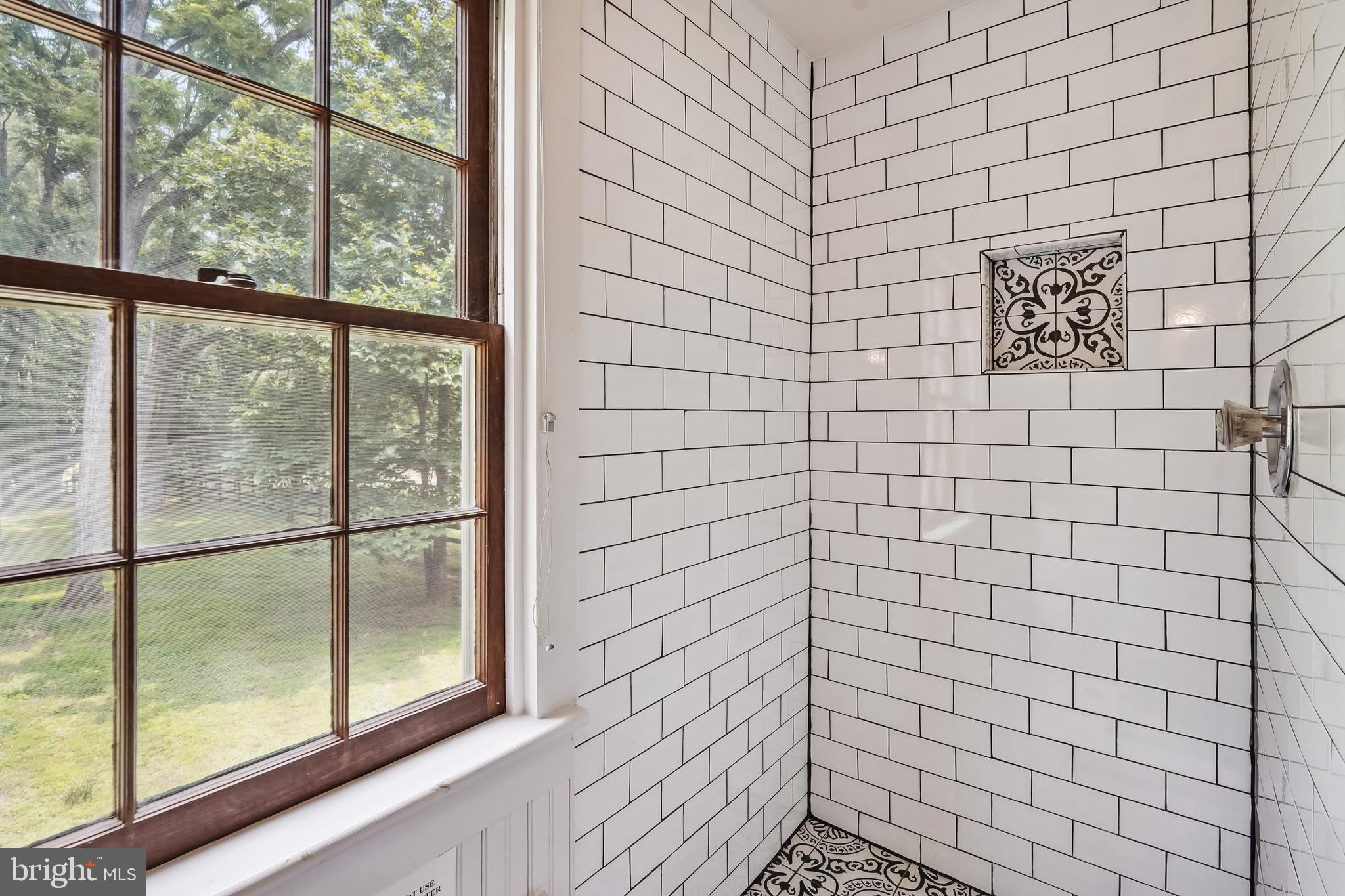 18285 Foundry Road Purcellville, VA 20132 - Photo 30 of 53 a bathroom with a shower