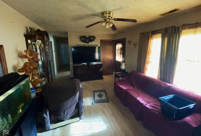 $149,900 | 158 Hitchcock Drive, Hope, IN 47246