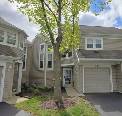 $2,700 | 344 Kildare Court, Carol Stream, IL 60188